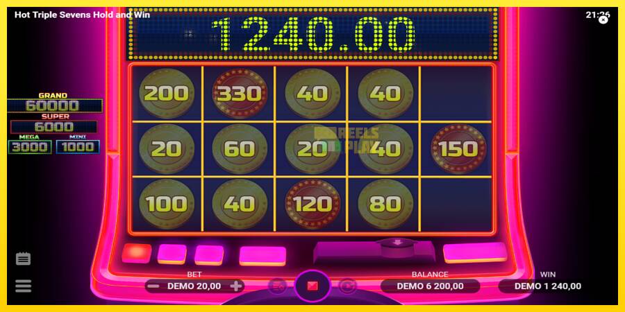 Сурет 4 ойын машинасы Hot Triple Sevens Hold & Win